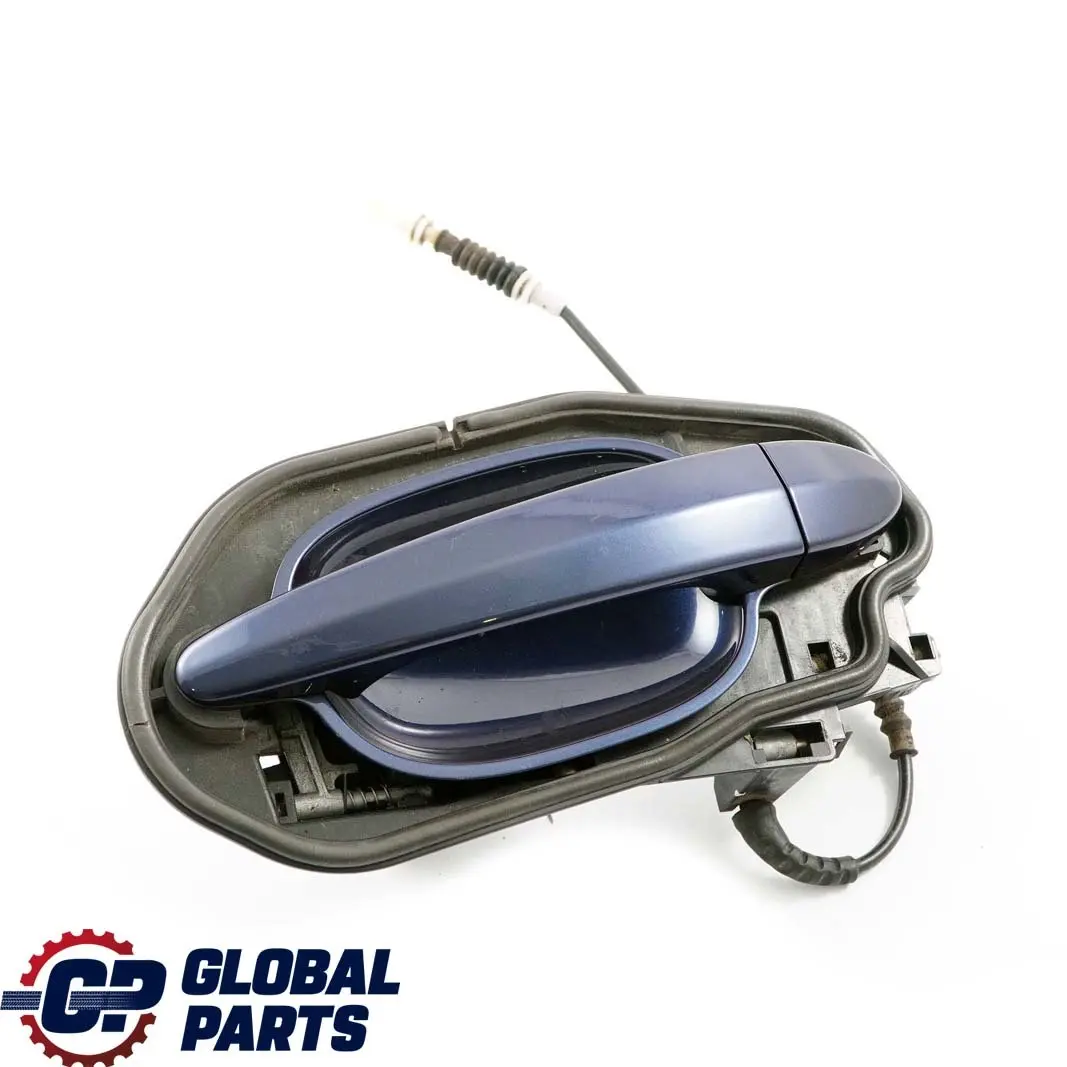 Handle BAR Posteriore Destra Profondo Mare Blu Metallico A76 per BMW Serie E60 E61 con numero di parte 7034571 BMW Serie E60 E61 Handle BAR Posteriore Destra Profondo Mare Blu Metallico A76 - SKU 7034571-DSB - Numero di parte 7034571