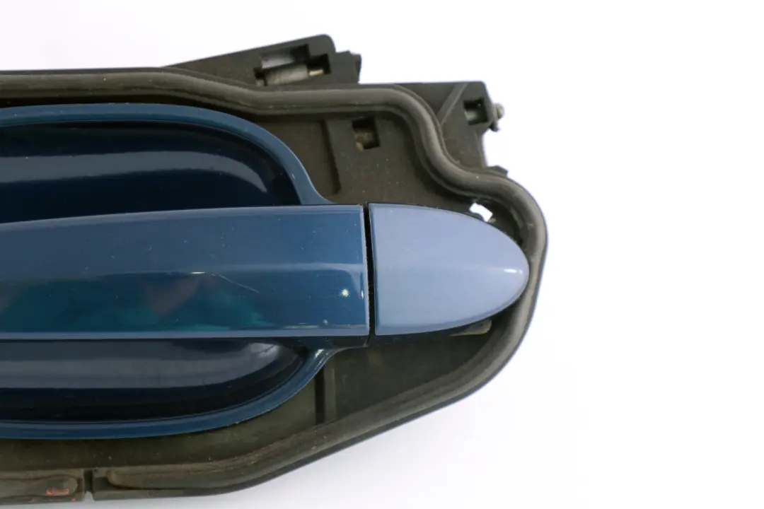 Griffbügel Hinten Links Mysticblau Metallic Mystic Blue für BMW 5 er 1 E60 mit Teilenummer 7034571 BMW 5 er 1 E60 Griffbügel Hinten Links Mysticblau Metallic Mystic Blue - SKU 7034571-MYS1 - Teilenummer 7034571