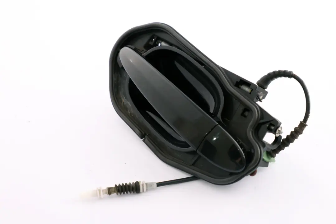 Complete Rear Left Grab Handle N/S Schwarz 2 Black 668 to BMW 5 Series E60 E61 with Part number 7034571 BMW 5 Series E60 E61 Complete Rear Left Grab Handle N/S Schwarz 2 Black 668 - SKU 7034571-SCH - Part number 7034571