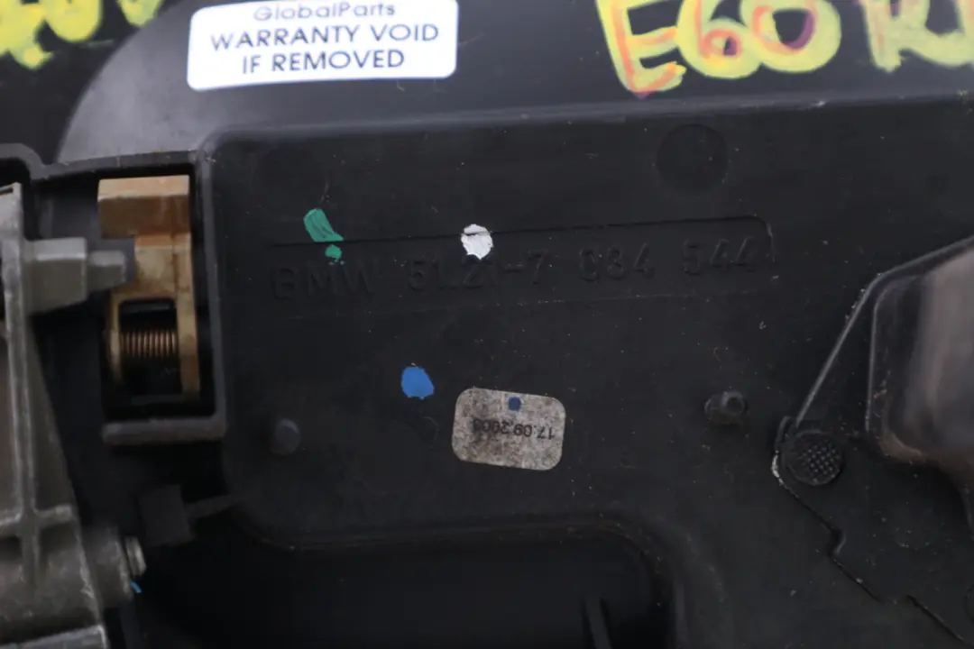 Uchwyt tył prawy czarny do BMW E60 E61 o numerze 7034571 BMW E60 E61 Uchwyt tył prawy czarny - SKU 7034571-SCH1 - Numer Części 7034571