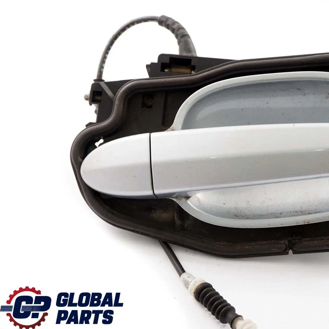 Asidero Trasero Izquierdo Completo Silverstone 2 A29 para BMW E60 E61 con número de pieza 7034571 BMW E60 E61 Asidero Trasero Izquierdo Completo Silverstone 2 A29 - SKU 7034571-SIL - Número de pieza 7034571