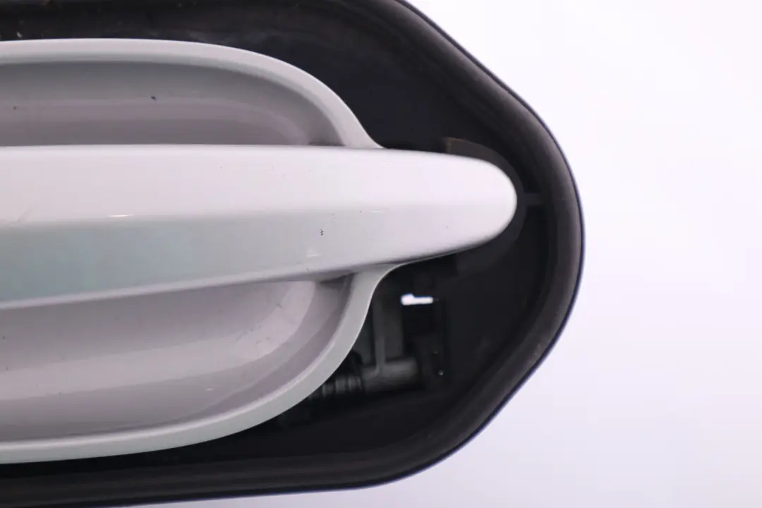 Completo Asidero Trasero Izquierdo Titansilber Plata para BMW E60 E61 con número de pieza 7034571 BMW E60 E61 Completo Asidero Trasero Izquierdo Titansilber Plata - SKU 7034571-TS - Número de pieza 7034571