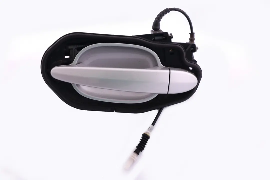 Klamka Drzwi Lewa Lewy Tył Titansilber do BMW E60 E61 o numerze 7034571 BMW E60 E61 Klamka Drzwi Lewa Lewy Tył Titansilber - SKU 7034571-TS - Numer Części 7034571