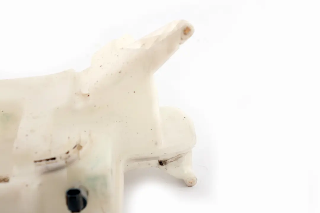 Zbiornik Płynu Spryskiwaczy do BMW E60 o numerze 7034967 BMW E60 Zbiornik Płynu Spryskiwaczy - SKU 7034967 - Numer Części 7034967