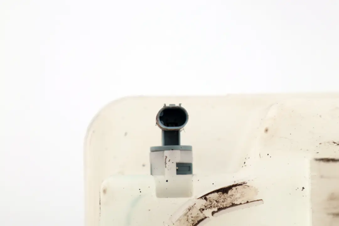 Limpiaparabrisas Tanque Botella Recipiente para BMW E60 con número de pieza 7034967 BMW E60 Limpiaparabrisas Tanque Botella Recipiente - SKU 7034967 - Número de pieza 7034967