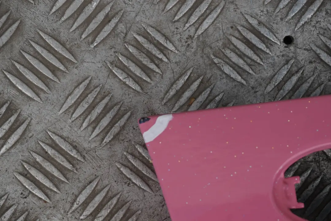 Panneau Laterale Avant Droit Glittering Rose pour Mini Cooper R50 R52 R53 à propos du numéro de pièce 7037438 Mini Cooper R50 R52 R53 Panneau Laterale Avant Droit Glittering Rose - SKU 7037438-PNK - Numéro de pièce 7037438