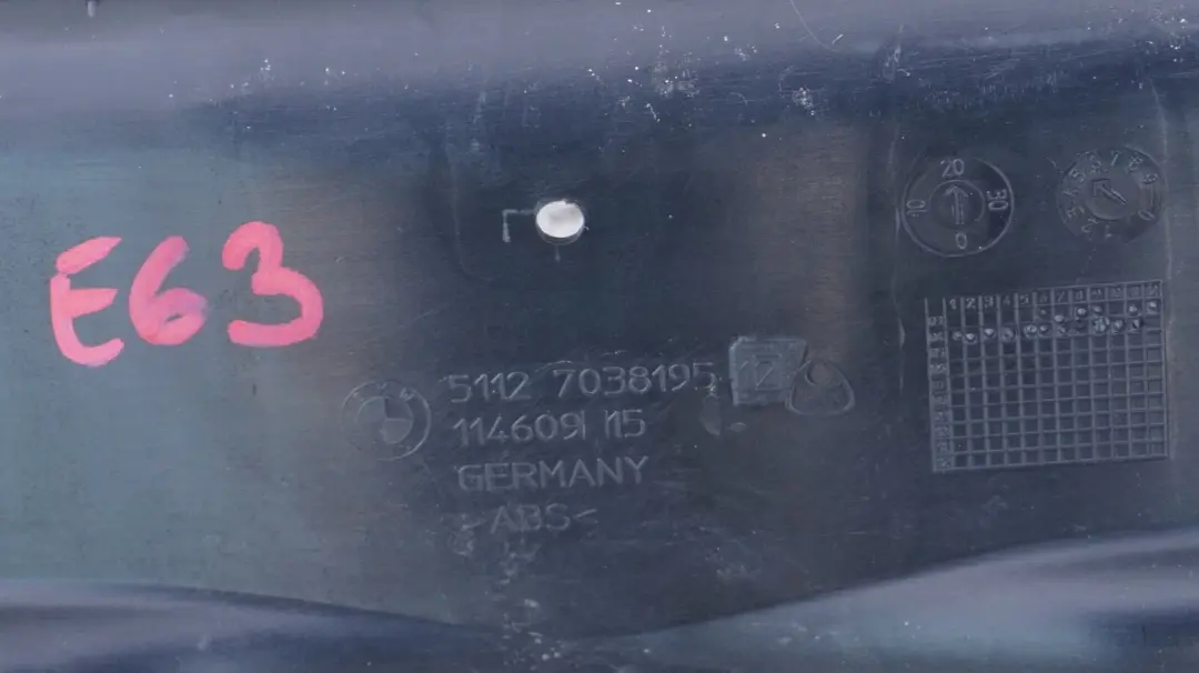 Parachoques Trasero Centro De Soporte De Soporte Trim para BMW E63 E64 con número de pieza 7038195 BMW E63 E64 Parachoques Trasero Centro De Soporte De Soporte Trim - SKU 7038195 - Número de pieza 7038195