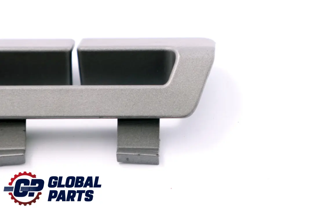 Hinten Blende Gurtaustritt Grau für BMW 7 er E65 E66 mit Teilenummer 7049501 BMW 7 er E65 E66 Hinten Blende Gurtaustritt Grau - SKU 7038235 - Teilenummer 7049501