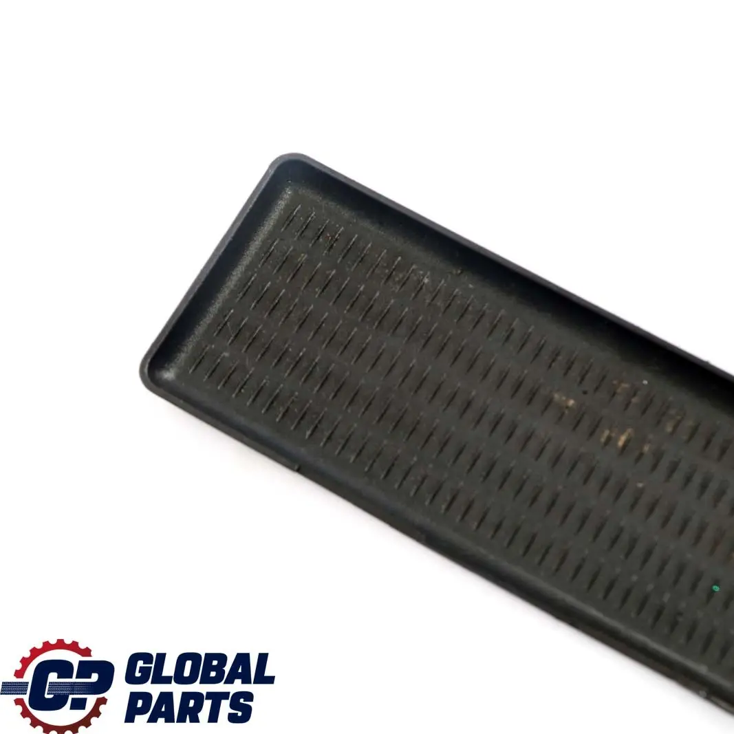 Mittelkonsole Gummi Ablage Schale Schwarz für BMW 3 er E46 mit Teilenummer 7038328 BMW 3 er E46 Mittelkonsole Gummi Ablage Schale Schwarz - SKU 7038328 - Teilenummer 7038328