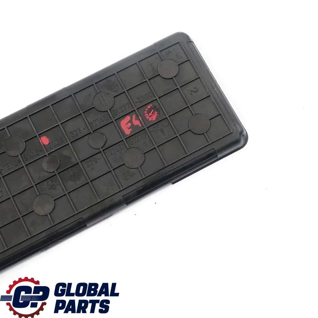 Mittelkonsole Gummi Ablage Schale Schwarz für BMW 3 er E46 mit Teilenummer 7038328 BMW 3 er E46 Mittelkonsole Gummi Ablage Schale Schwarz - SKU 7038328 - Teilenummer 7038328