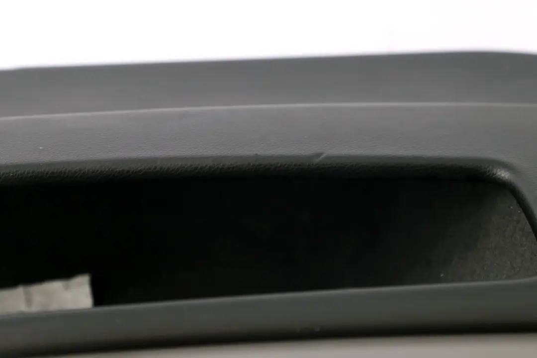 Boczek drzwi lewy przód black skóra do BMW 7 E65 E66 o numerze 7038491 BMW 7 E65 E66 Boczek drzwi lewy przód black skóra - SKU 7038491 - Numer Części 7038491