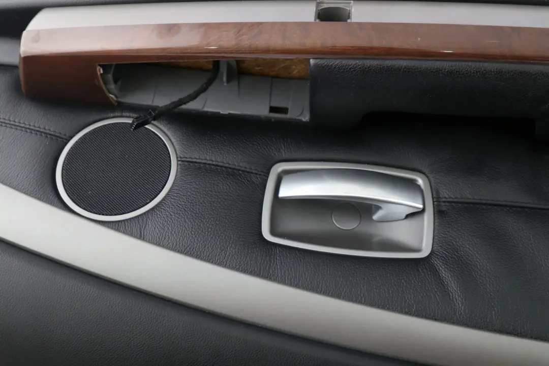 Boczek drzwi lewy przód black skóra do BMW 7 E65 E66 o numerze 7038491 BMW 7 E65 E66 Boczek drzwi lewy przód black skóra - SKU 7038491 - Numer Części 7038491