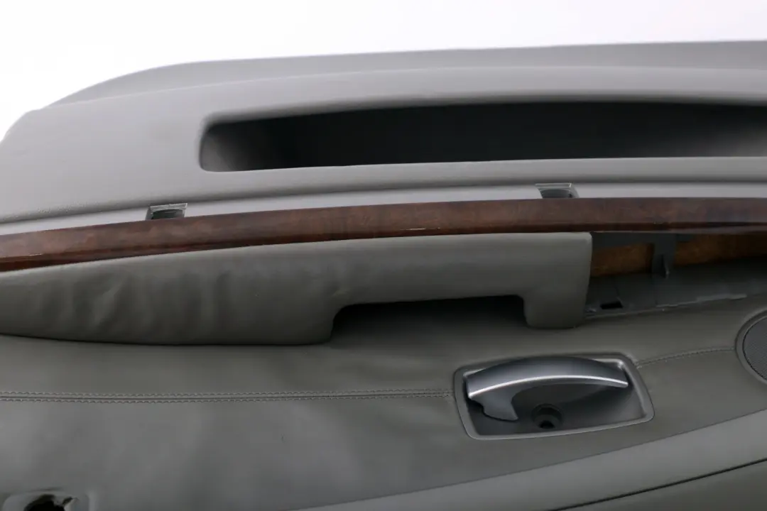 Türverkleidung Leder vorne rechts Flanellgrau Grau für BMW 7 er E65 E66 mit Teilenummer 7038494 BMW 7 er E65 E66 Türverkleidung Leder vorne rechts Flanellgrau Grau - SKU 7038494 - Teilenummer 7038494