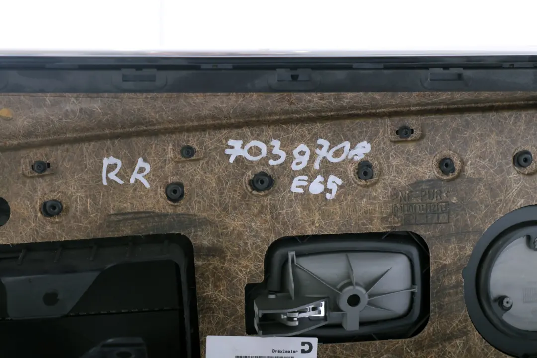 Türverkleidung Leder hinten links Schwarz 7038707 für BMW 7 er E65 mit Teilenummer 7038708 BMW 7 er E65 Türverkleidung Leder hinten links Schwarz 7038707 - SKU 7038708 - Teilenummer 7038708