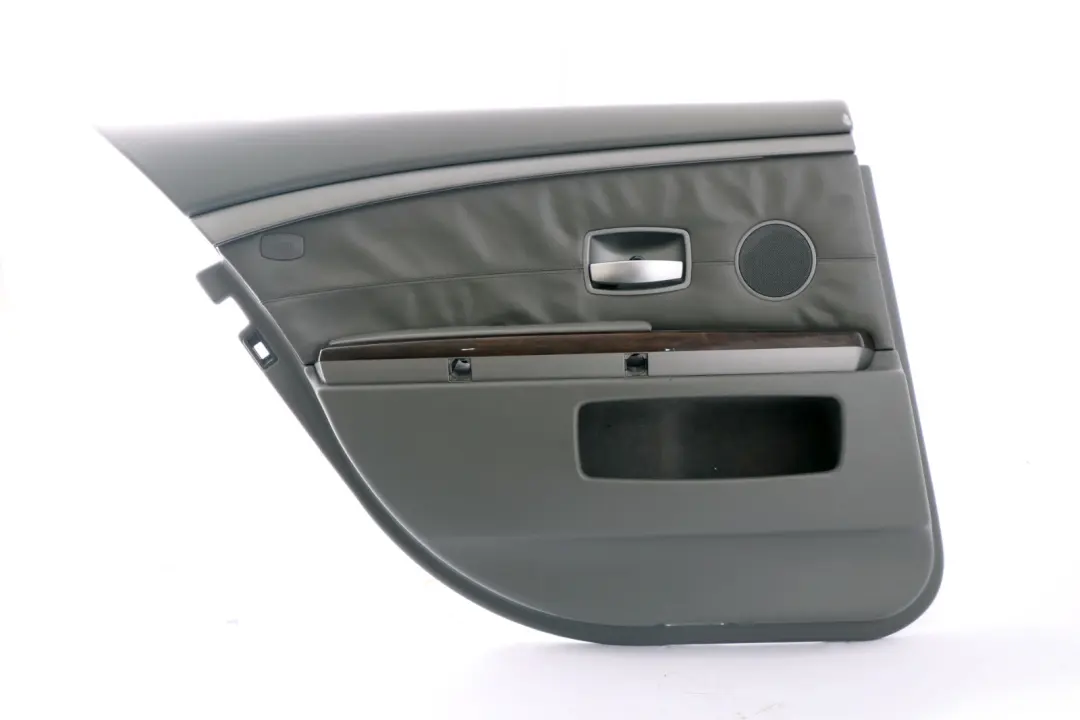 Panel Embellecedor Forro Piel Gris Puerta Trasera Izquierda para BMW E65 con número de pieza 7038709 BMW E65 Panel Embellecedor Forro Piel Gris Puerta Trasera Izquierda - SKU 7038709 - Número de pieza 7038709