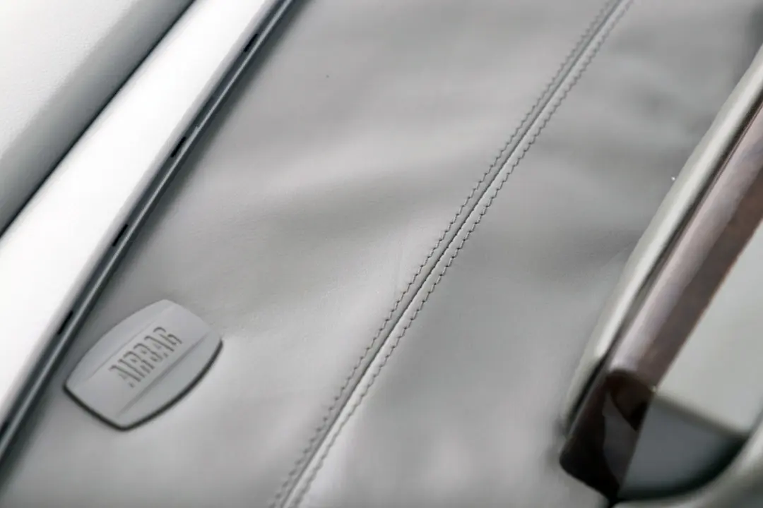 BMW E65 Scheda Porta Posteriore Sinistra Pannello Rivestimento in Pelle Grigio - SKU 7038709 - Numero di parte 7038709