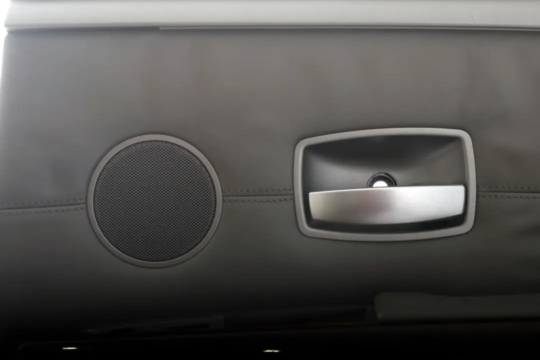 BMW 7 E65 Boczek drzwi prawy przód skóra - SKU 7038710 - Numer Części 7038710