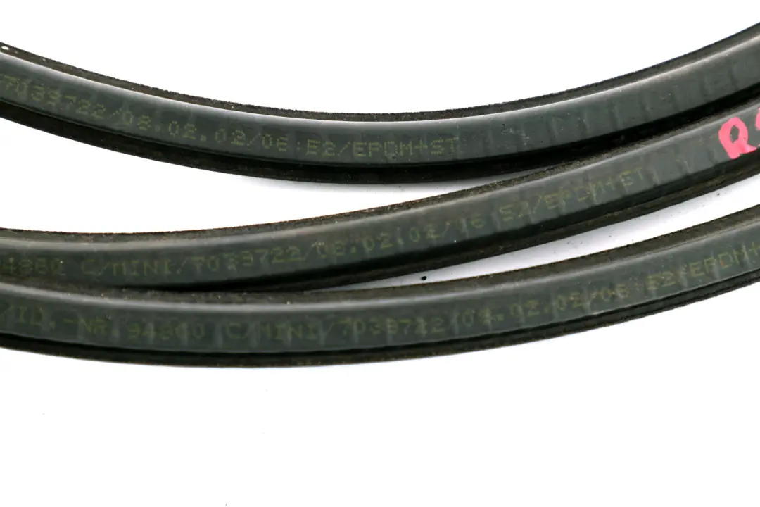 Glass Roof Sunroof Surround Rubber Seal Gasket to Mini Cooper R50 R53 with Part number 7039722 Mini Cooper R50 R53 Glass Roof Sunroof Surround Rubber Seal Gasket - SKU 7039722 - Part number 7039722