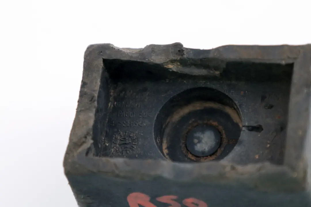 Podkładka Pod Lewarek Guma Stopka do MINI R50 R53 R56 o numerze 7039760 MINI R50 R53 R56 Podkładka Pod Lewarek Guma Stopka - SKU 7039760 - Numer Części 7039760