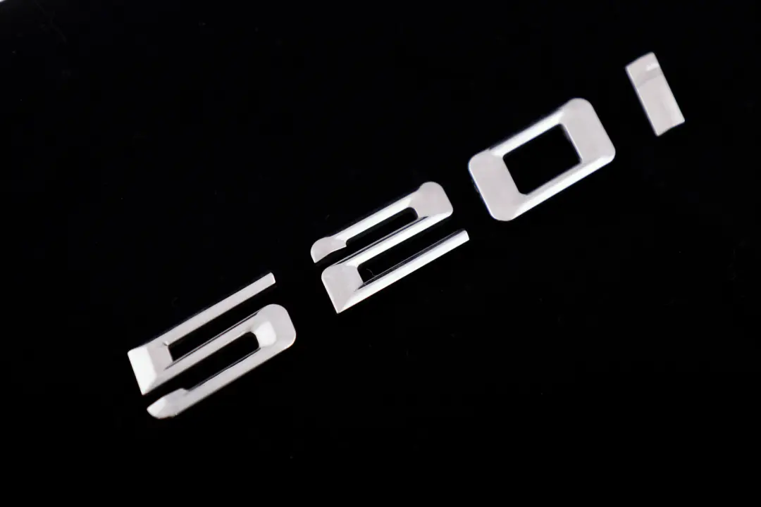 Lettering Logo Emblem Inscription 520i to BMW 5 Series E60 E60N E61 LCI with Part number 7039782 BMW 5 Series E60 E60N E61 LCI Lettering Logo Emblem Inscription 520i - SKU 7039782 - Part number 7039782
