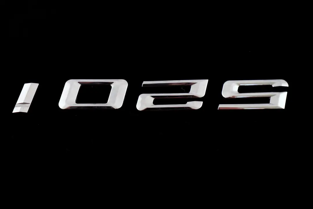BMW E60 E60N E61 LCI Lettering Logo Emblema Inscripcion 520i - SKU 7039782 - Número de pieza 7039782
