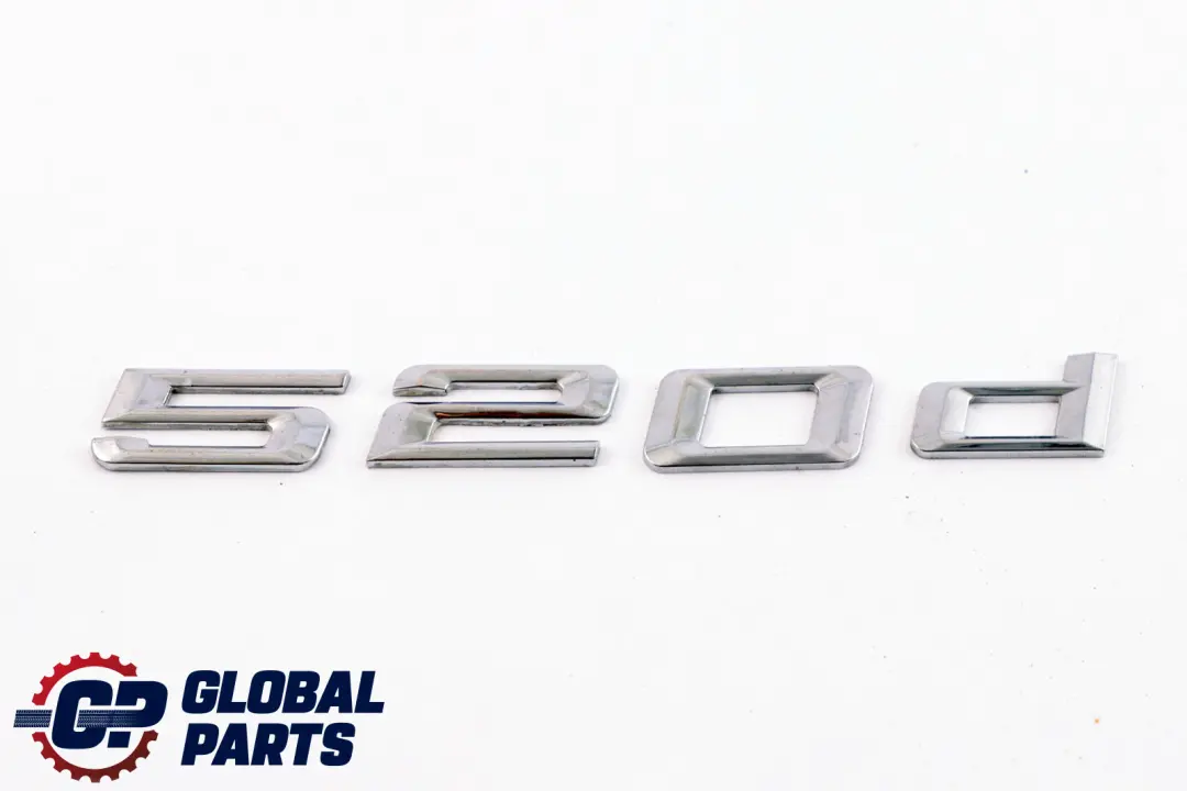 BMW E60 E61 Trasero Boot Trunk Lid Tailgate Adherido Emblema Lettering 520d - SKU 7039783 - Número de pieza 7039783