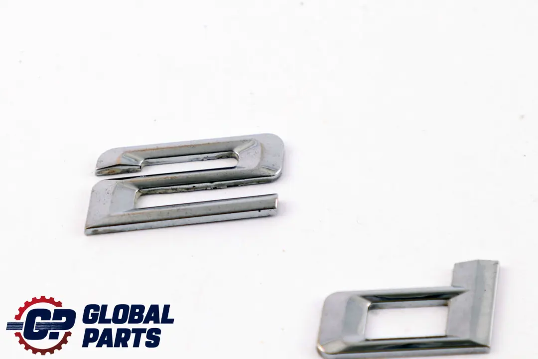 BMW E60 E61 Trasero Boot Trunk Lid Tailgate Adherido Emblema Lettering 520d - SKU 7039783 - Número de pieza 7039783