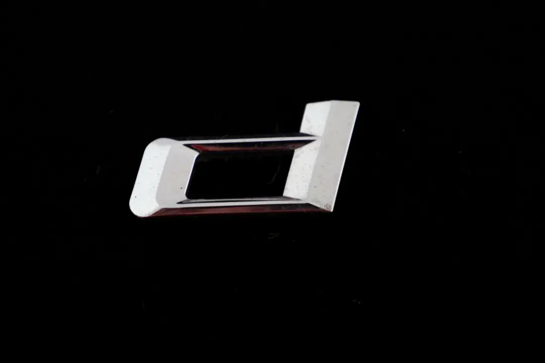 BMW E60 E60N E61 LCI Lettering Logo Emblema Inscripcion 525d - SKU 7039785 - Número de pieza 7039785