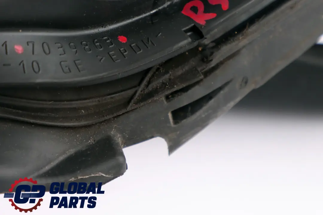 Front Left N/S Door Rubber Seal Gasket to Mini Cooper One R50 R53 R56 with Part number 7151383 Mini Cooper One R50 R53 R56 Front Left N/S Door Rubber Seal Gasket - SKU 7039863 - Part number 7151383