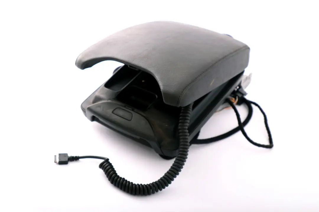 Centre Arm Rest Leather Schwarz Black Motorola to BMW X5 Series E53 with Part number 7040336 BMW X5 Series E53 Centre Arm Rest Leather Schwarz Black Motorola - SKU 7040336 - Part number 7040336