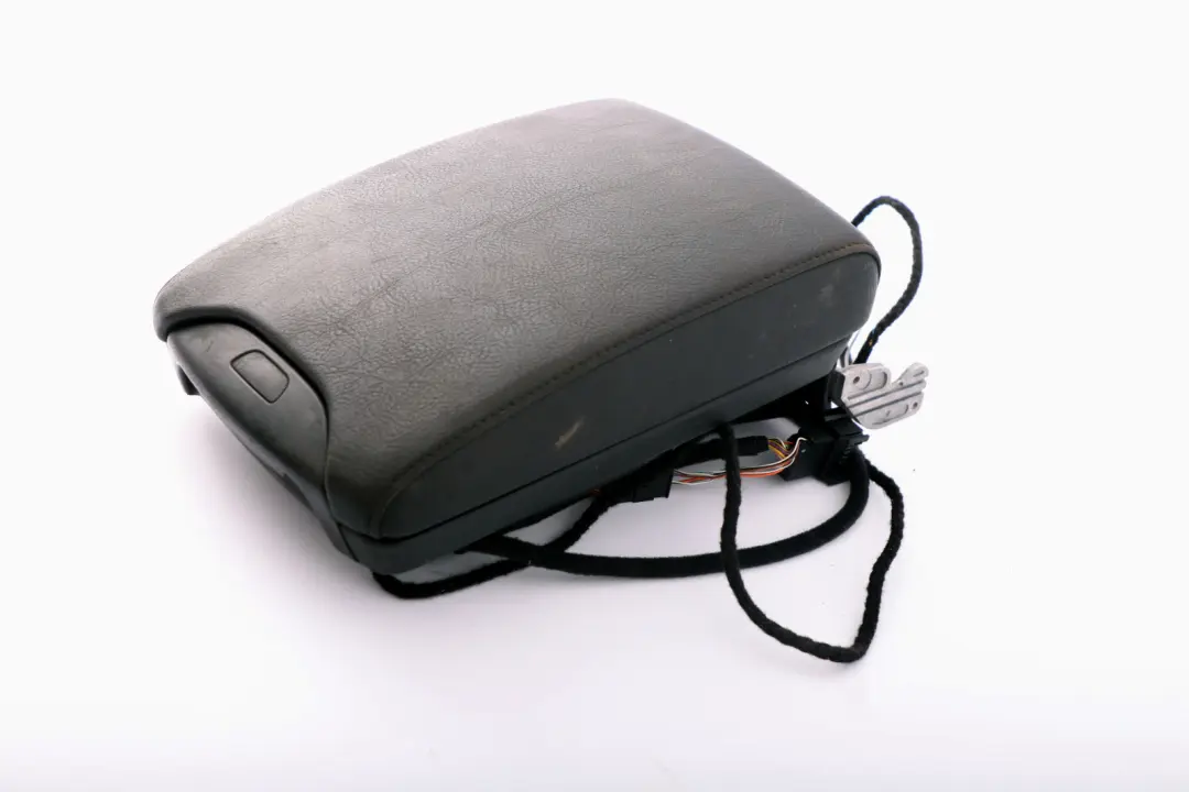 Centre Arm Rest Leather Schwarz Black Motorola to BMW X5 Series E53 with Part number 7040336 BMW X5 Series E53 Centre Arm Rest Leather Schwarz Black Motorola - SKU 7040336 - Part number 7040336