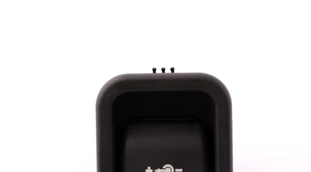 Staffa Accendino Presa BMW E60 E63 E64 E83 Montaggio Supporto Telaio per  con numero di parte 7040621  Staffa Accendino Presa BMW E60 E63 E64 E83 Montaggio Supporto Telaio - SKU 7040621 - Numero di parte 7040621