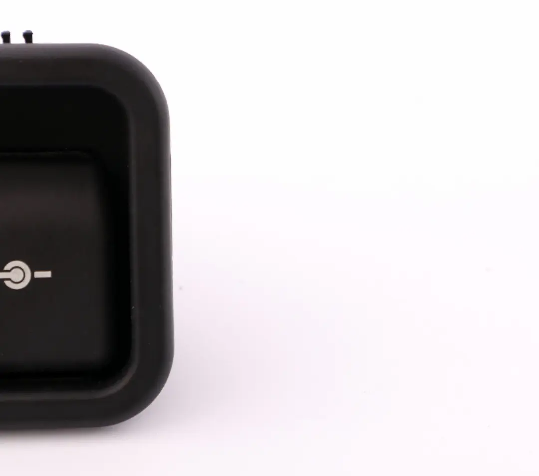 Support D'Allume-Cigare BMW E60 E63 E64 E83 Cadre De Montage pour à propos du numéro de pièce 7040621 Support D'Allume-Cigare BMW E60 E63 E64 E83 Cadre De Montage - SKU 7040621 - Numéro de pièce 7040621