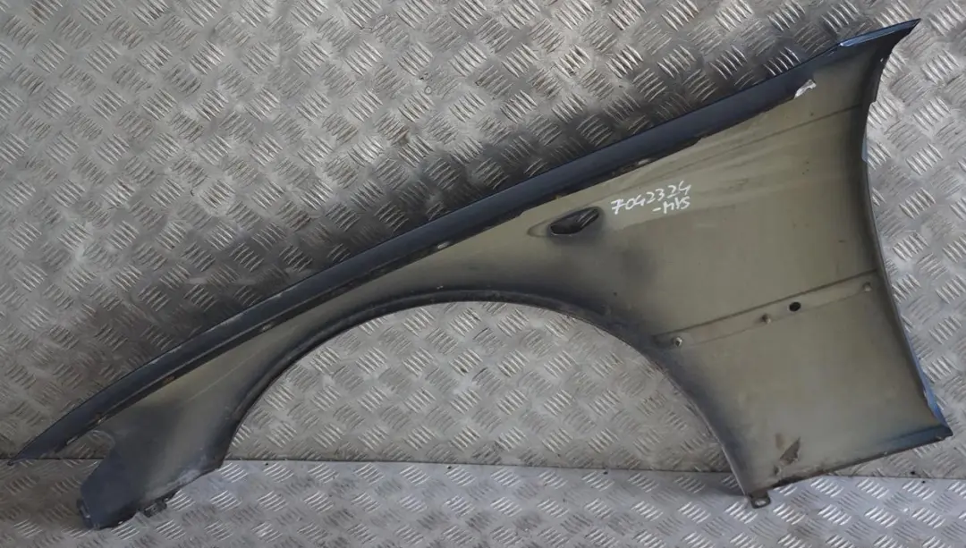 Front Right O/S Side Panel Fender Wing Mysticblau Blue - A07 to BMW 3 Series E46 with Part number 7042324 BMW 3 Series E46 Front Right O/S Side Panel Fender Wing Mysticblau Blue - A07 - SKU 7042324-MYS - Part number 7042324