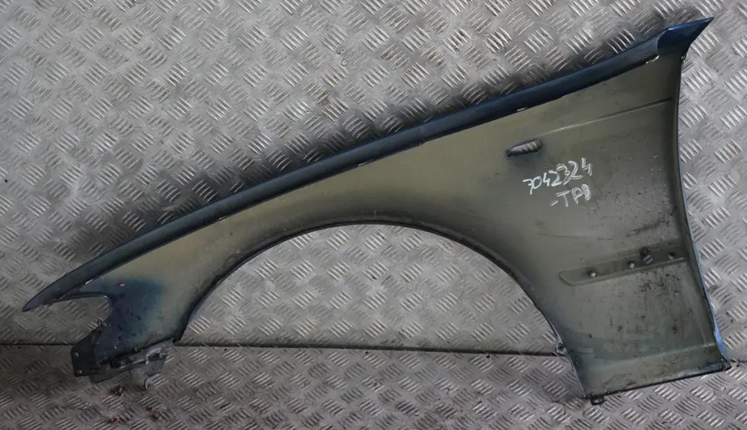 Front Right O/S Side Panel Fender Wing Topasblau Blue - 364 to BMW 3 Series E46 with Part number 7042324 BMW 3 Series E46 Front Right O/S Side Panel Fender Wing Topasblau Blue - 364 - SKU 7042324-TPB - Part number 7042324