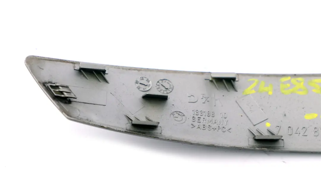 Coperchio Chiusura Maniglia Porta Destra Argento per BMW Z4 E85 E86 con numero di parte 7042878 BMW Z4 E85 E86 Coperchio Chiusura Maniglia Porta Destra Argento - SKU 7042878-1 - Numero di parte 7042878