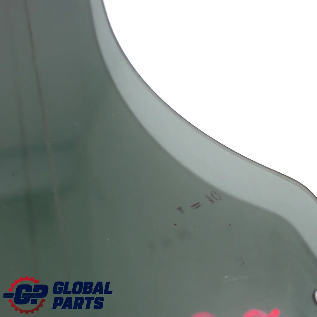 Vetro Della Portiera Posteriore Destra AS3 Black Nero per BMW 6 E66 con numero di parte 7043600 BMW 6 E66 Vetro Della Portiera Posteriore Destra AS3 Black Nero - SKU 7043600 - Numero di parte 7043600