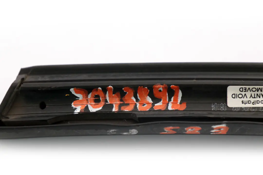 Przednia Uszczelka Kanału Szyby Przednia Prawa do BMW Z4 E85 o numerze 7043892 BMW Z4 E85 Przednia Uszczelka Kanału Szyby Przednia Prawa - SKU 7043892 - Numer Części 7043892