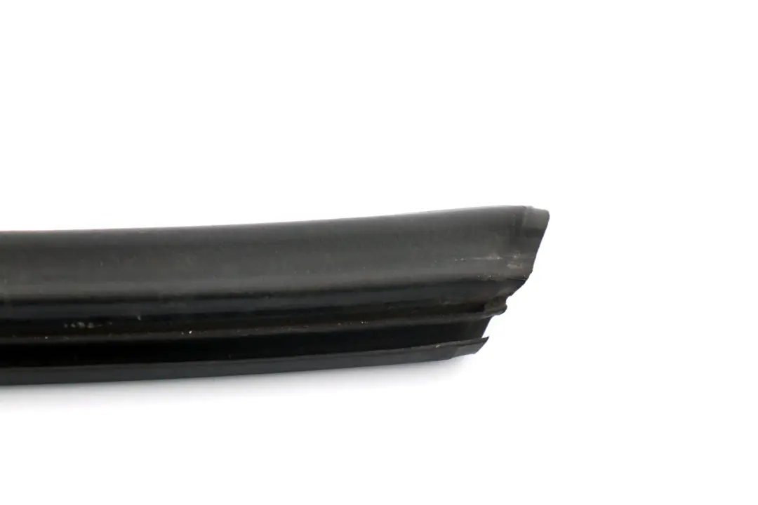 Canal Delantero Junta Ventana Guía Delantera Derecha para BMW Z4 E85 con número de pieza 7043892 BMW Z4 E85 Canal Delantero Junta Ventana Guía Delantera Derecha - SKU 7043892 - Número de pieza 7043892