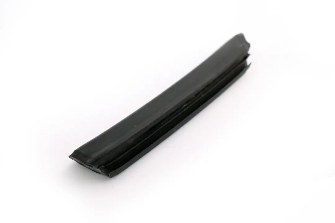 BMW Z4 E85 Guarnizione canale anteriore Guida finestra anteriore destra - SKU 7043892 - Numero di parte 7043892