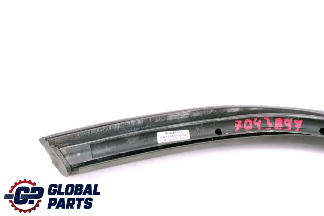 Window Guide Rear Left N/S Seal Roof Top to BMW Z4 Series E85 Roadster with Part number 7043897 BMW Z4 Series E85 Roadster Window Guide Rear Left N/S Seal Roof Top - SKU 7043897 - Part number 7043897