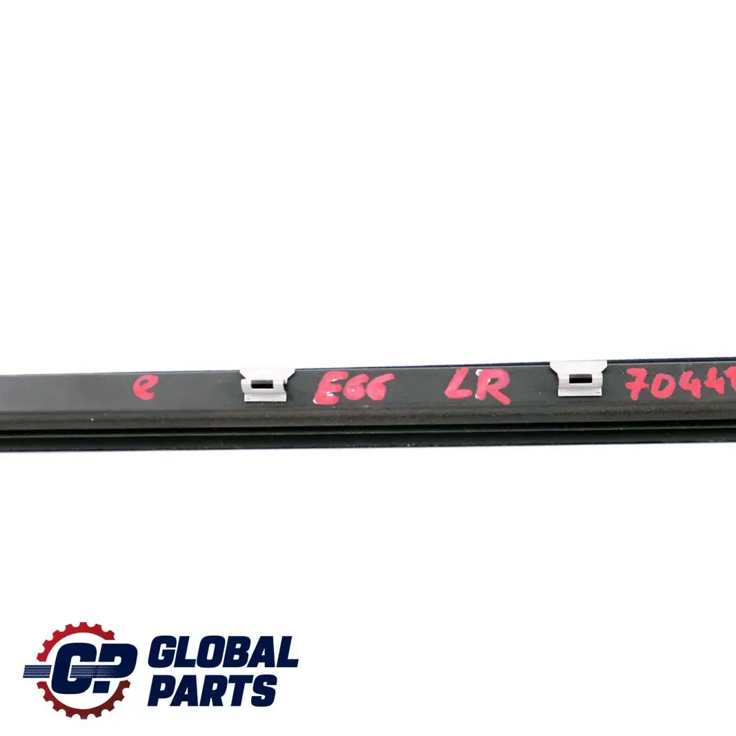 Interno Sinistro Finestra Porta Canale Guarnizione Striscia Copertura per BMW E66 con numero di parte 7044147 BMW E66 Interno Sinistro Finestra Porta Canale Guarnizione Striscia Copertura - SKU 7044147 - Numero di parte 7044147