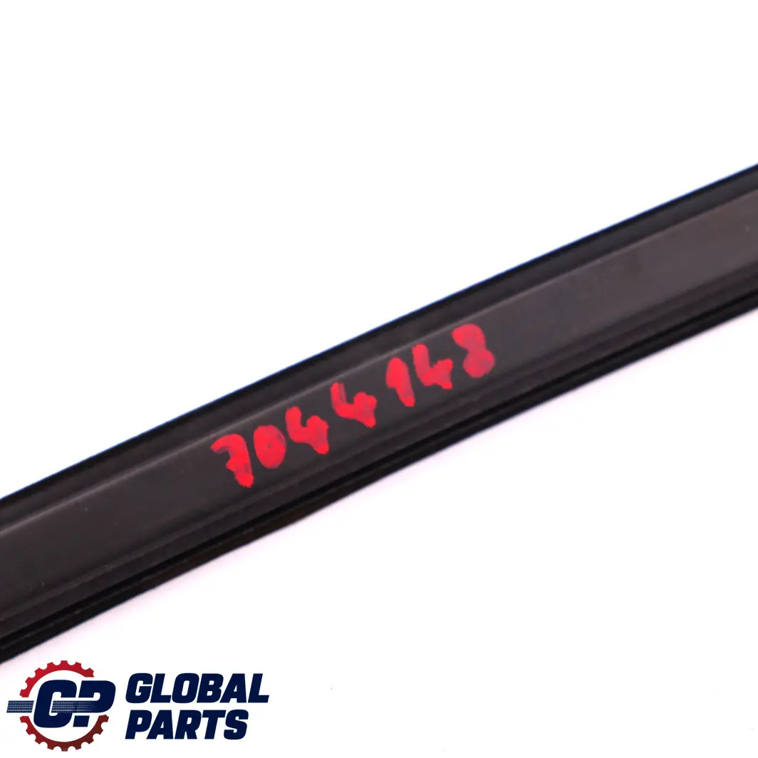 Chiusino Interno Posteriore Destra per BMW 7 E66 con numero di parte 7044148 BMW 7 E66 Chiusino Interno Posteriore Destra - SKU 7044148 - Numero di parte 7044148