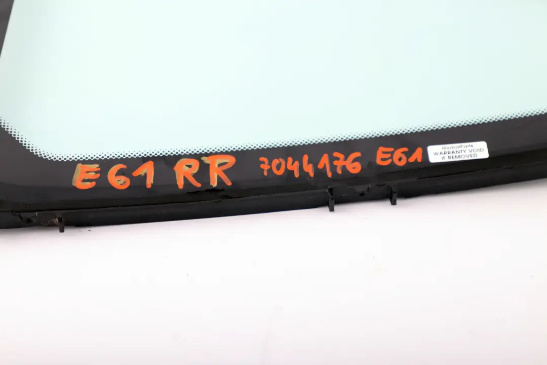 BMW E61 Szyba Karoseryjna Trójkąt Prawy Tył - SKU 7044176 - Numer Części 7044176