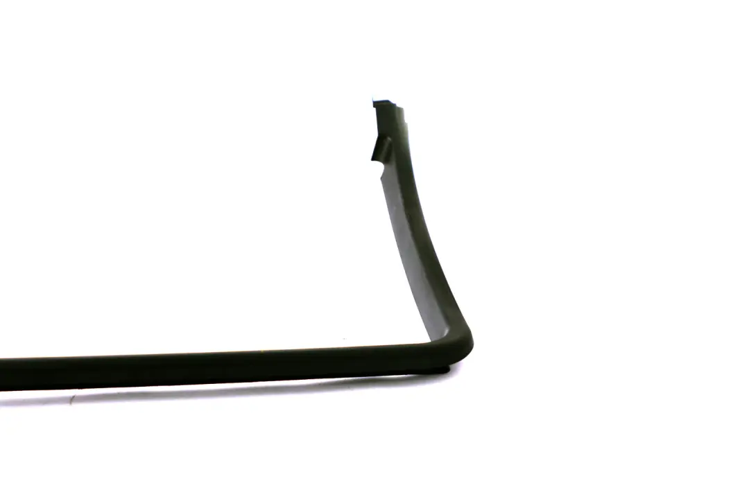 Copertura Cornice Finestrino Porta Posteriore Dx 5135 per BMW E61 LCI con numero di parte 7044178 BMW E61 LCI Copertura Cornice Finestrino Porta Posteriore Dx 5135 - SKU 7044178 - Numero di parte 7044178