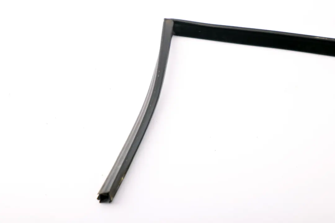 Right O/S Side Window Guide 5135 to BMW E61 Rear with Part number 7044182 BMW E61 Rear Right O/S Side Window Guide 5135 - SKU 7044182 - Part number 7044182