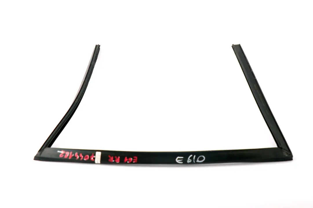 Guida Del Finestrino Posteriore Destro O/S 5135 per BMW E61 con numero di parte 7044182 BMW E61 Guida Del Finestrino Posteriore Destro O/S 5135 - SKU 7044182 - Numero di parte 7044182