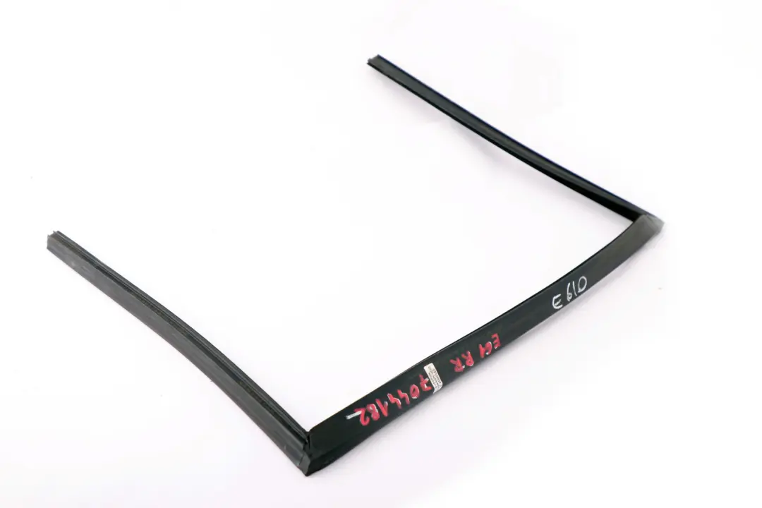 Trasera Derecha O/S Guía De La Ventana Lateral 5135 para BMW E61 con número de pieza 7044182 BMW E61 Trasera Derecha O/S Guía De La Ventana Lateral 5135 - SKU 7044182 - Número de pieza 7044182