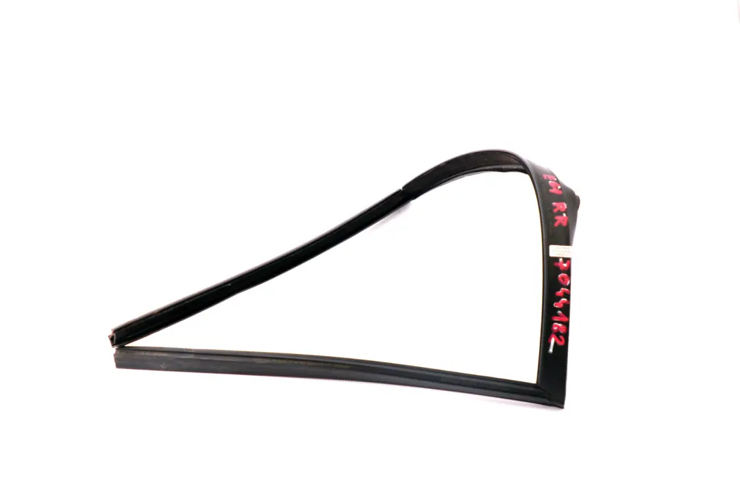 Guida Del Finestrino Posteriore Destro O/S 5135 per BMW E61 con numero di parte 7044182 BMW E61 Guida Del Finestrino Posteriore Destro O/S 5135 - SKU 7044182 - Numero di parte 7044182