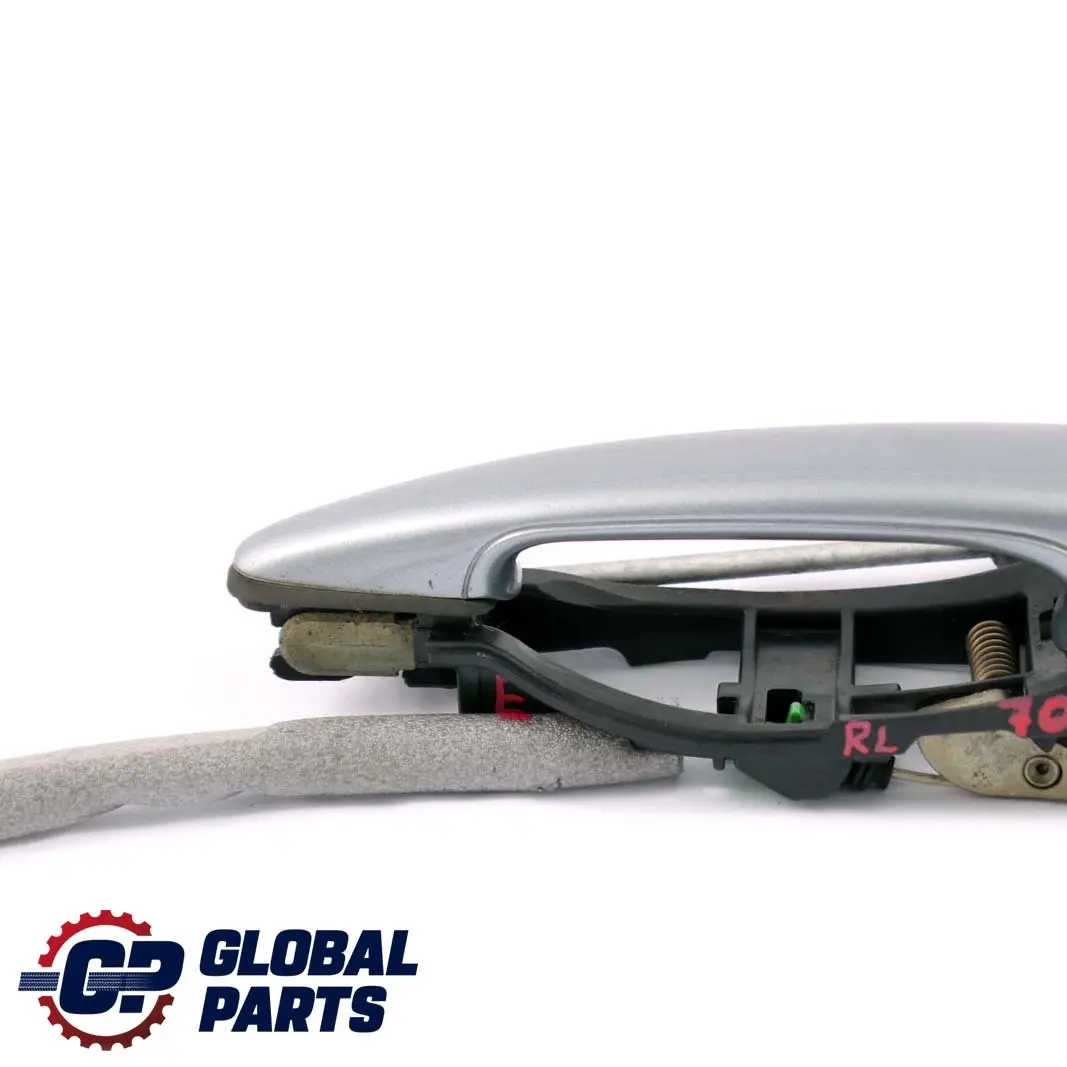 Exterior Manija De La Puerta Trasera Izquierda Silbergrau Gris Plata A08 para BMW E46 con número de pieza 7044841 BMW E46 Exterior Manija De La Puerta Trasera Izquierda Silbergrau Gris Plata A08 - SKU 7044841-SBG - Número de pieza 7044841
